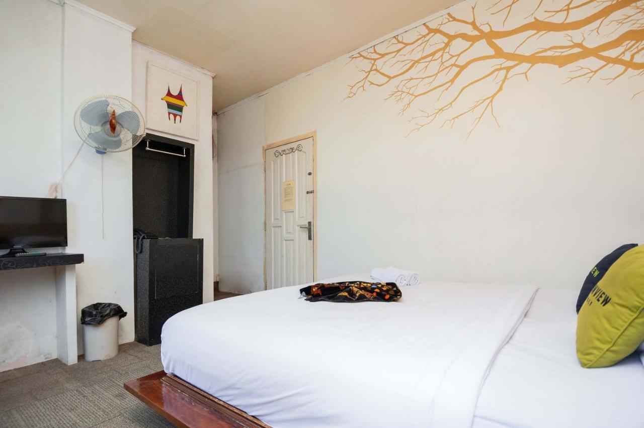 Urbanview Hotel Ananda Syariah By Reddoorz Bukittinggi Exteriör bild