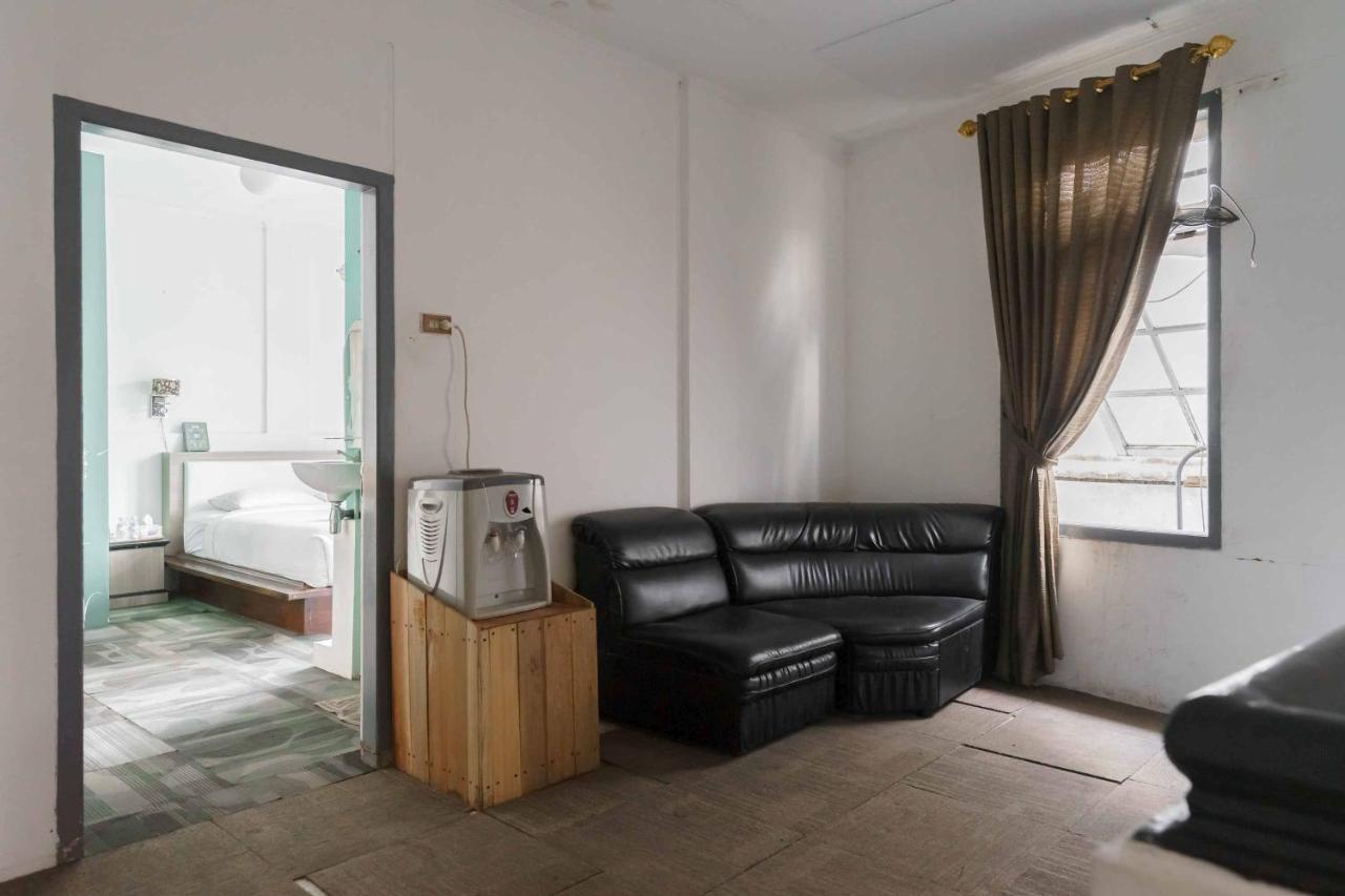 Urbanview Hotel Ananda Syariah By Reddoorz Bukittinggi Exteriör bild