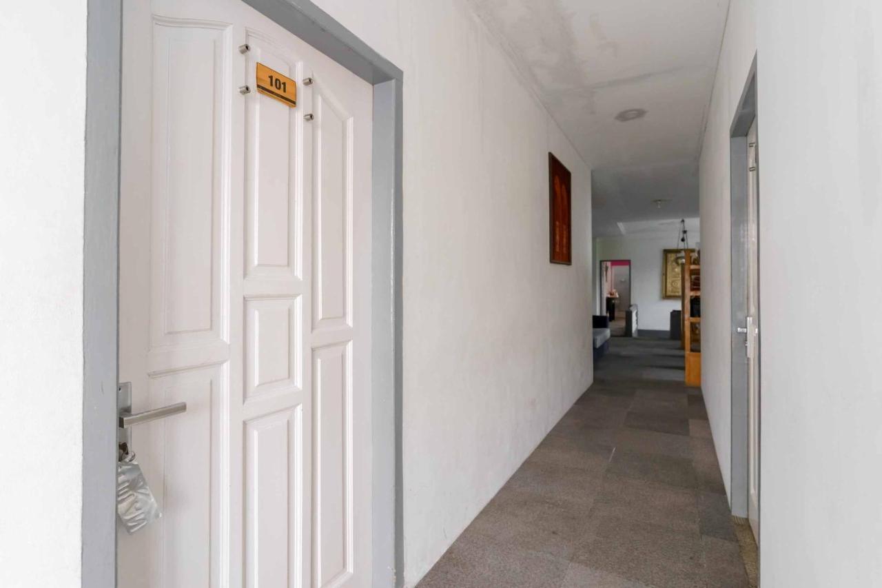 Urbanview Hotel Ananda Syariah By Reddoorz Bukittinggi Exteriör bild