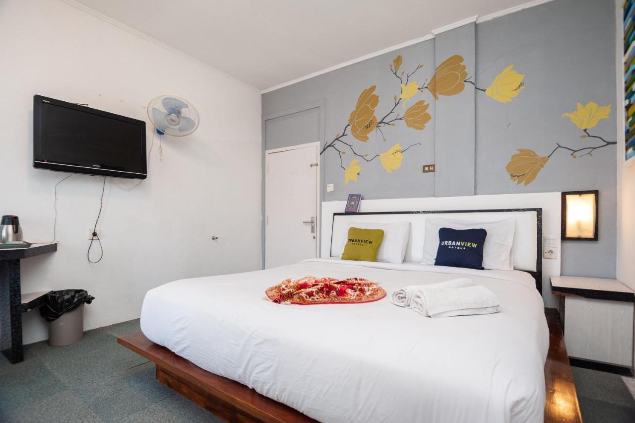 Urbanview Hotel Ananda Syariah By Reddoorz Bukittinggi Exteriör bild